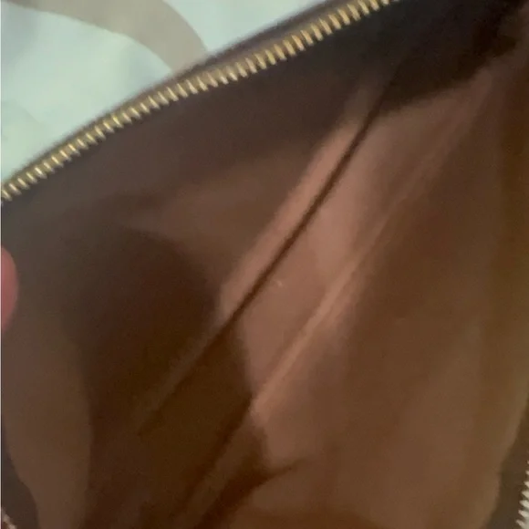 🌟 Authentic Louis Vuitton Pochette Accessoires – Classic Monogram 🌟 - Picture 7 of 16